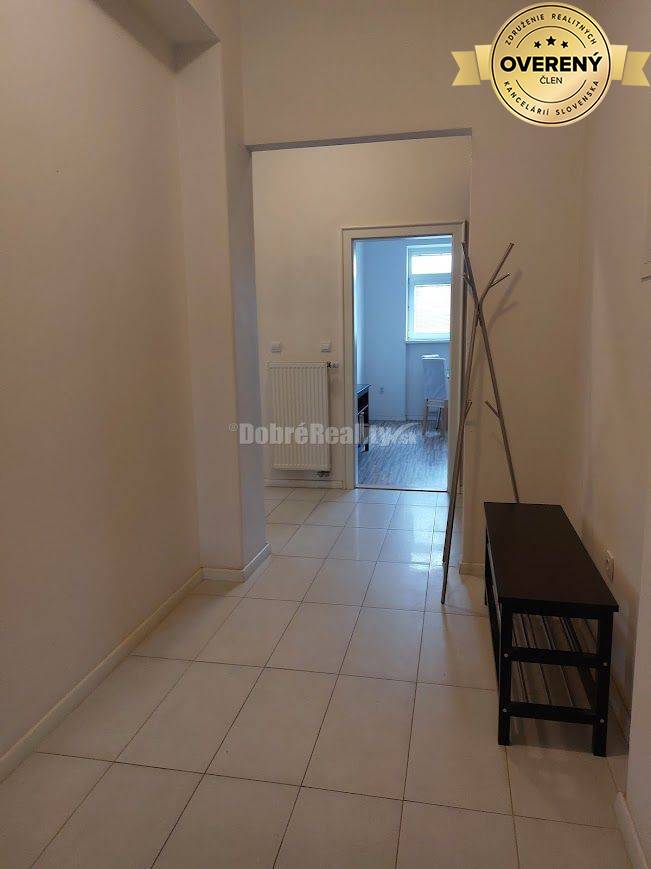 PRENÁJOM: VEĽKOMETRÁŽNY 2 IZBOVÝ BYT S 2 LOGGIAMI, CENTRUM