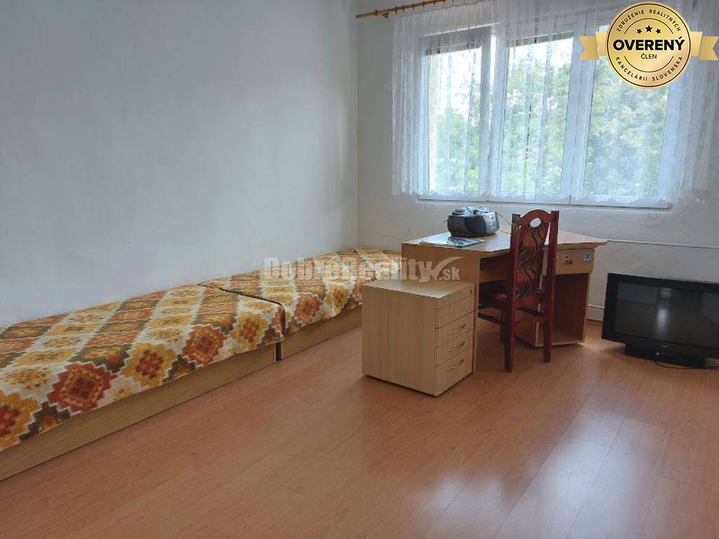 PRENÁJOM: 3 IZBOVÝ BYT S LOGGIOU V TOP LOKALITE, ŠVERMOVA ULICA