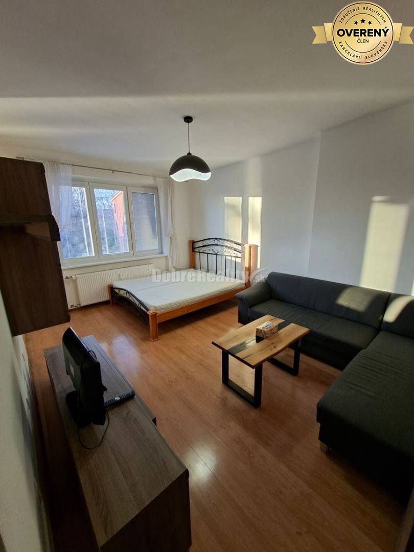 DOBRÉ REALITY - Krásny 2-i. byt s balkónom na prenájom na Starom sídli