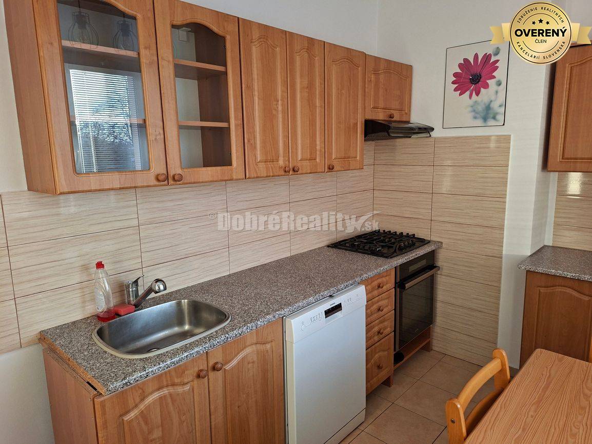DOBRÉ REALITY - Krásny 2-i. byt s balkónom na prenájom na Starom sídli