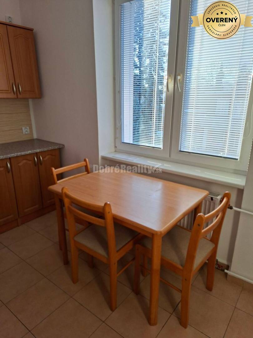 DOBRÉ REALITY - Krásny 2-i. byt s balkónom na prenájom na Starom sídli