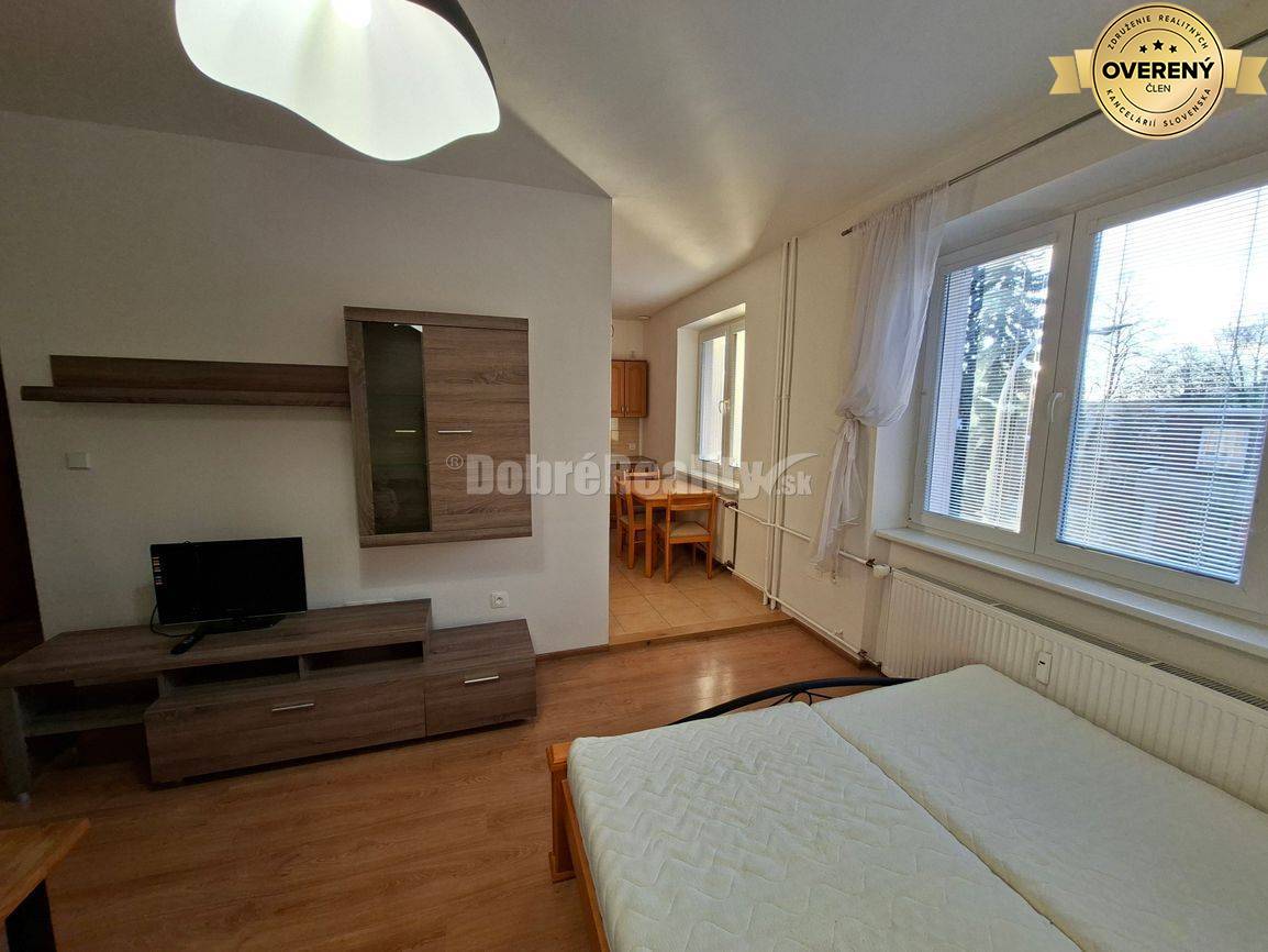 DOBRÉ REALITY - Krásny 2-i. byt s balkónom na prenájom na Starom sídli