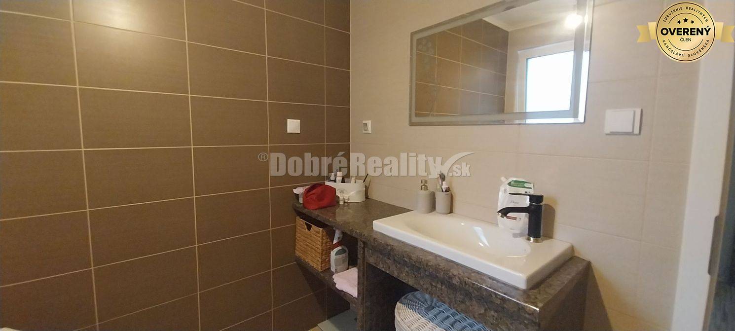 EXKLUZÍVNE!! prenájom rodinného domu v obci Beladice