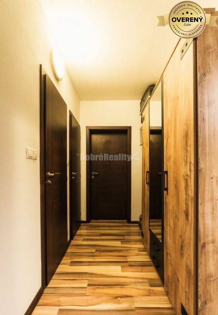 PRENÁJOM: NÁDHERNÝ, VEĽKÝ 3 IZBOVÝ BYT S 2 x LOGGIOU, THK