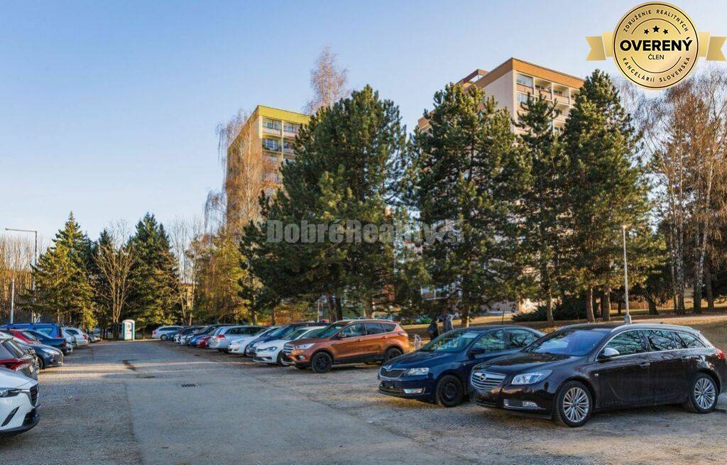 PRENÁJOM: NÁDHERNÝ, VEĽKÝ 3 IZBOVÝ BYT S 2 x LOGGIOU, THK