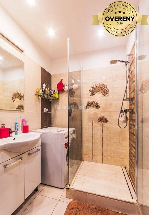 PRENÁJOM: NÁDHERNÝ, VEĽKÝ 3 IZBOVÝ BYT S 2 x LOGGIOU, THK