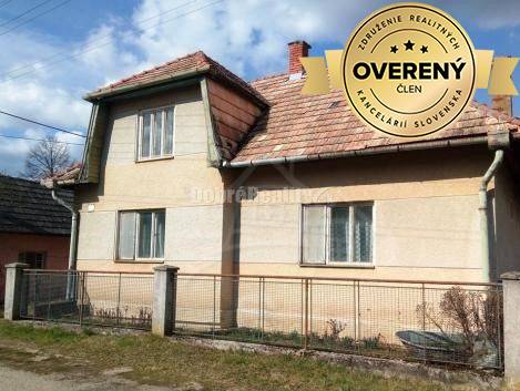 DOBRÉ REALITY - Kúpim rodinný dom v okrese Prievidza, vhodný na rekonš