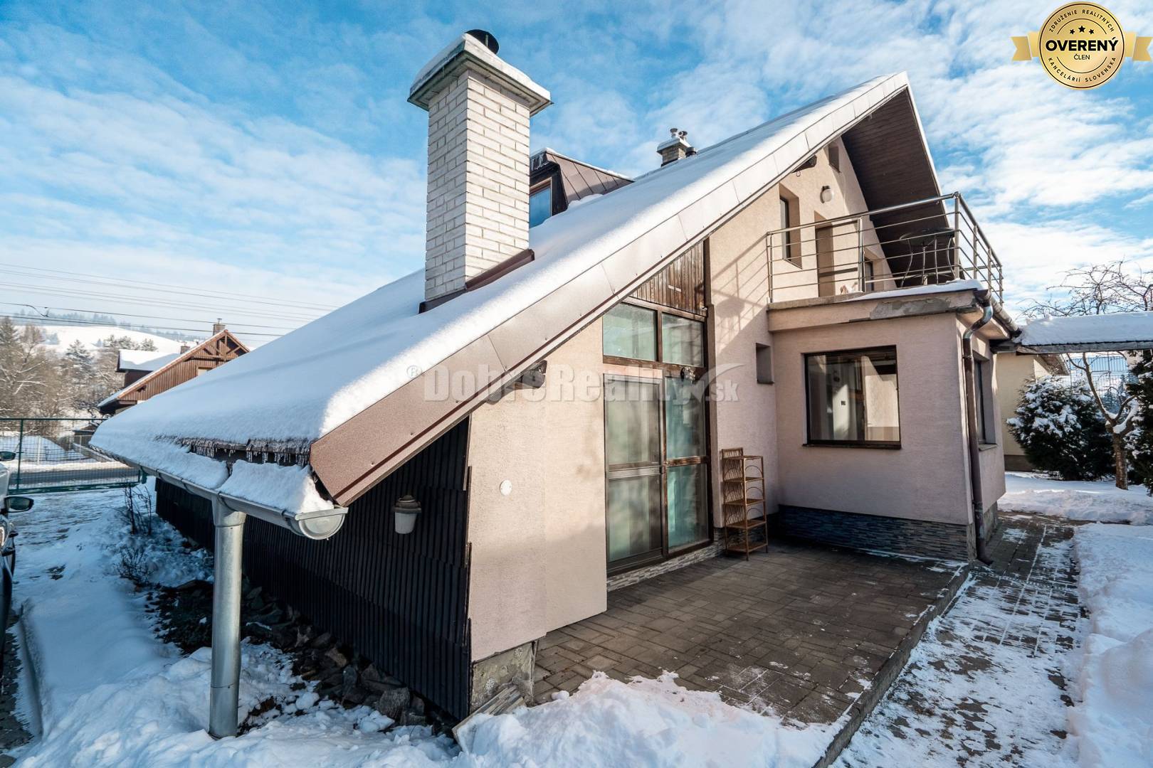 PREDAJ: Rodinný dom so zimnou záhradou a samostatnou obytnou prístavbo