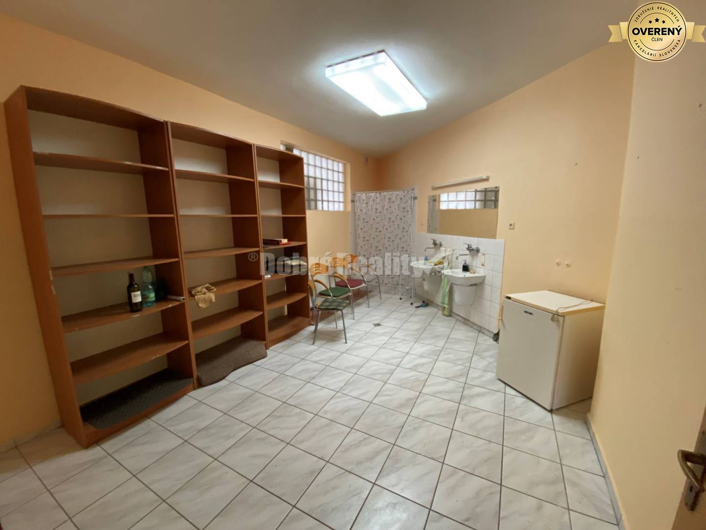 DOBRÉ REALITY ponúkajú na prenájom pekné komerčné priestory na obchod