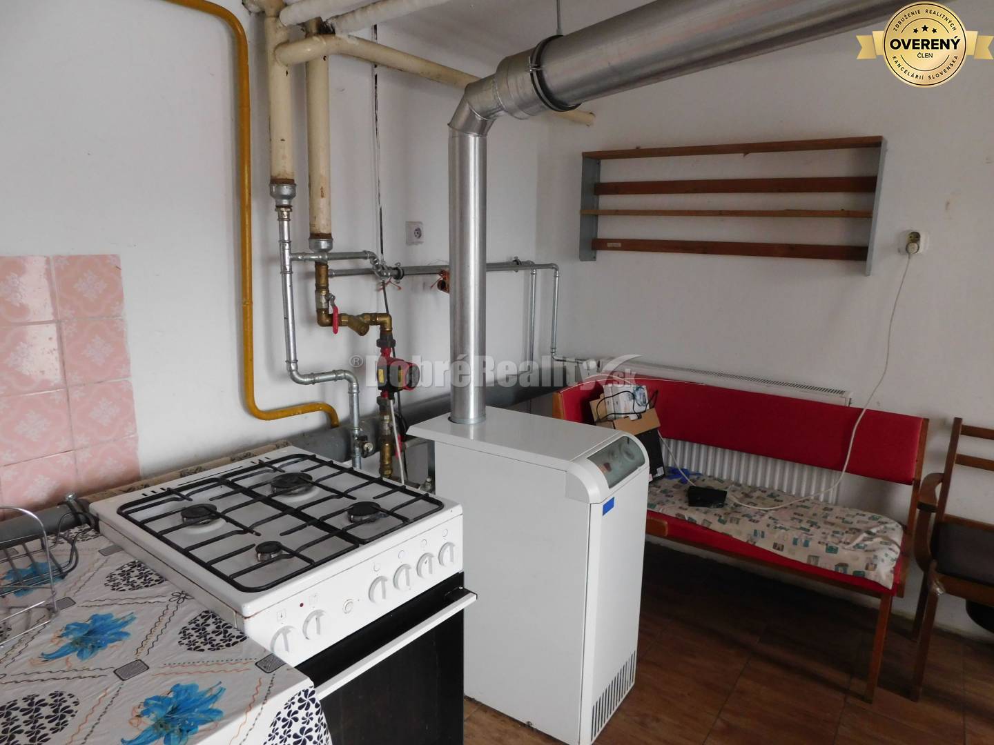 Ponúkame Vám na predaj 3-izb. rodinný dom vo Dvoroch nad Žitavou len 8