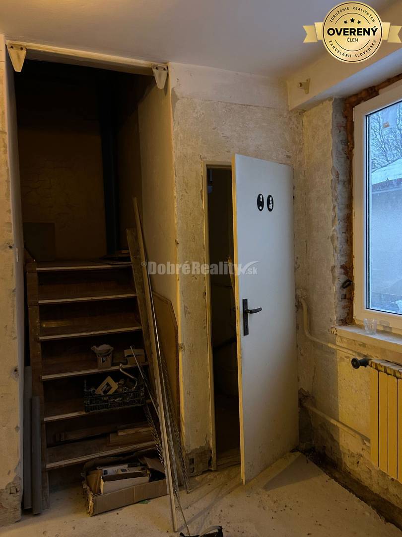 Novinka v obci Neded, pôvodný 3 - izbový rodinný dom na predaj.