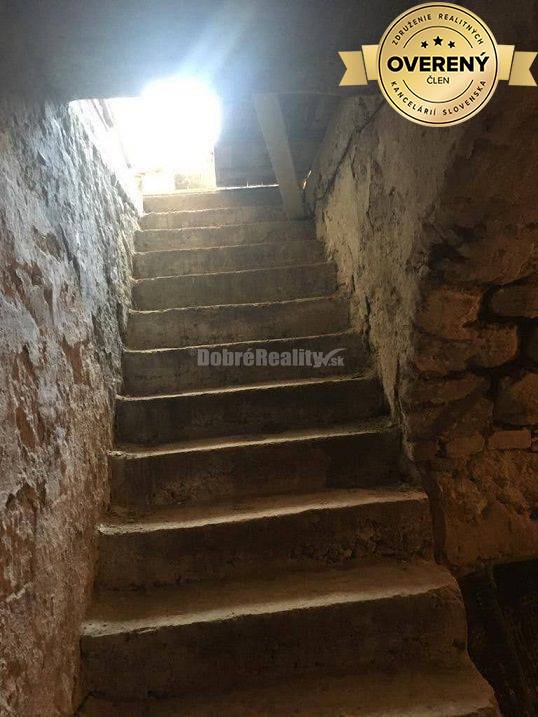 RK Dobré reality predáva dom s viničným domčekom v obci Bajtava