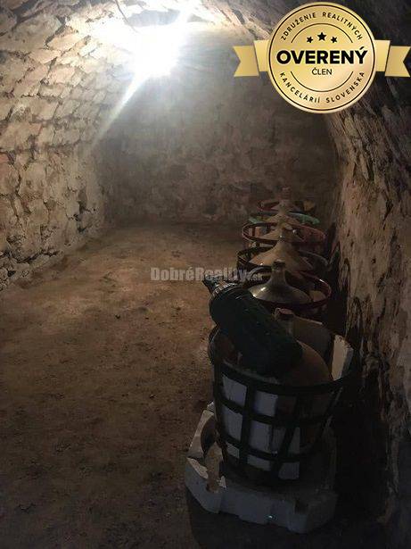 RK Dobré reality predáva dom s viničným domčekom v obci Bajtava