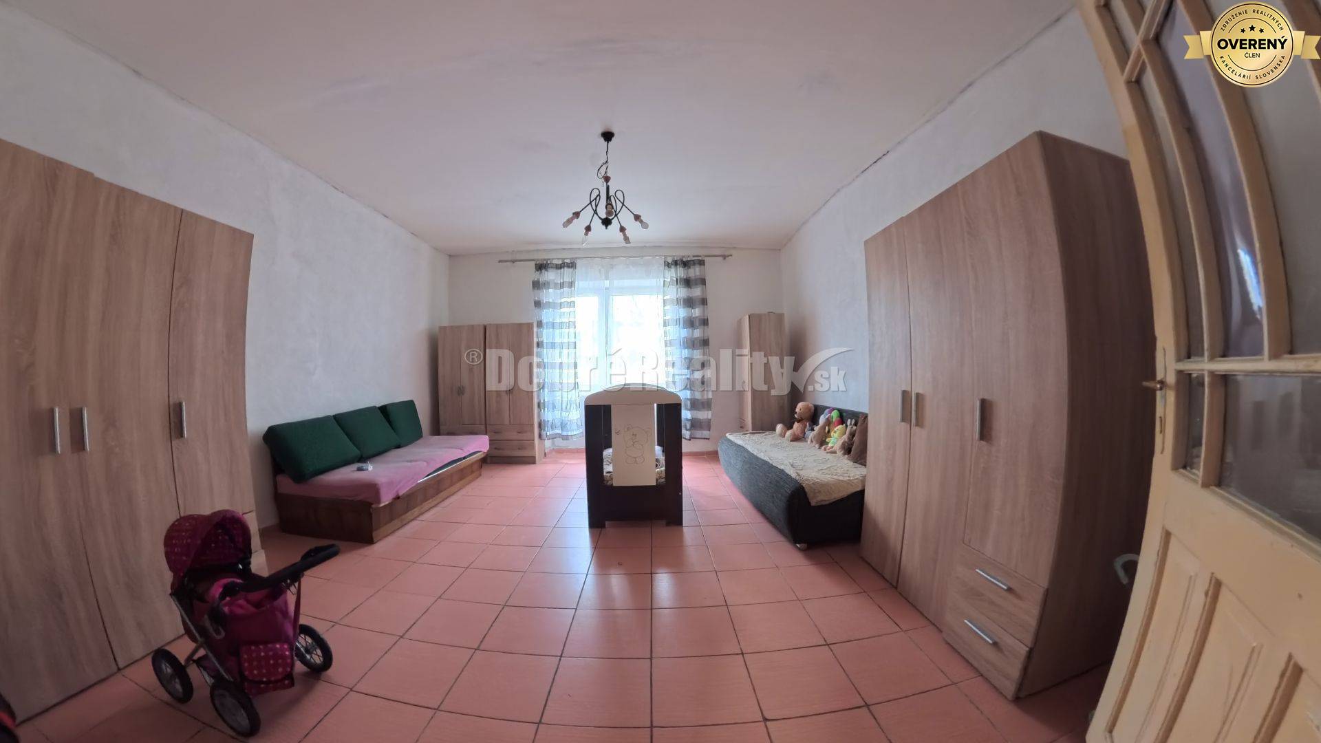 Dobré Reality ponúkajú na predaj vidiecky dom v obci Čata