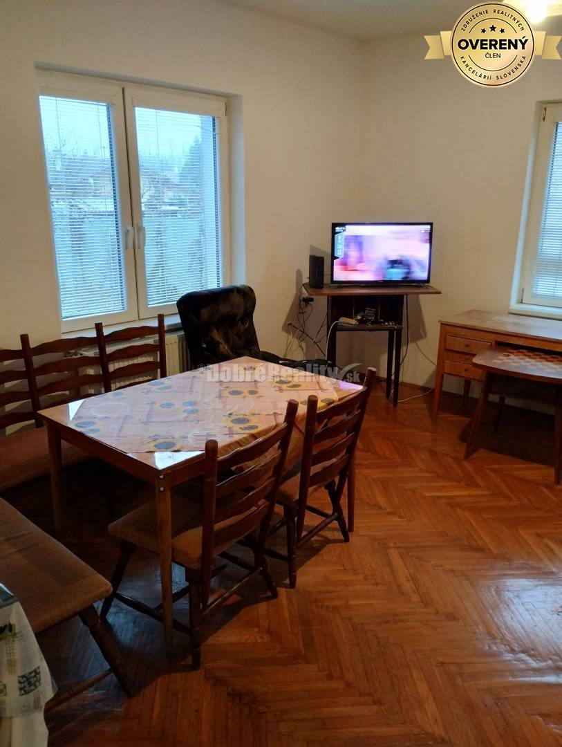 Na prenájom veľký 4-izbový byt pre skupinu osôb