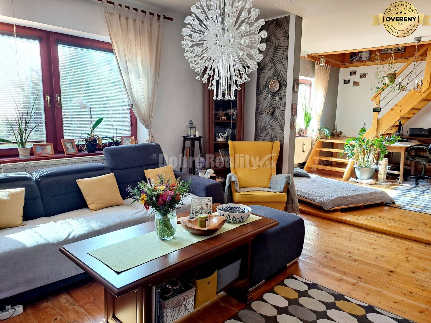 CENTRUM - priestranný dvojpodlažný dom- úžitková plocha 176m2, pozemok