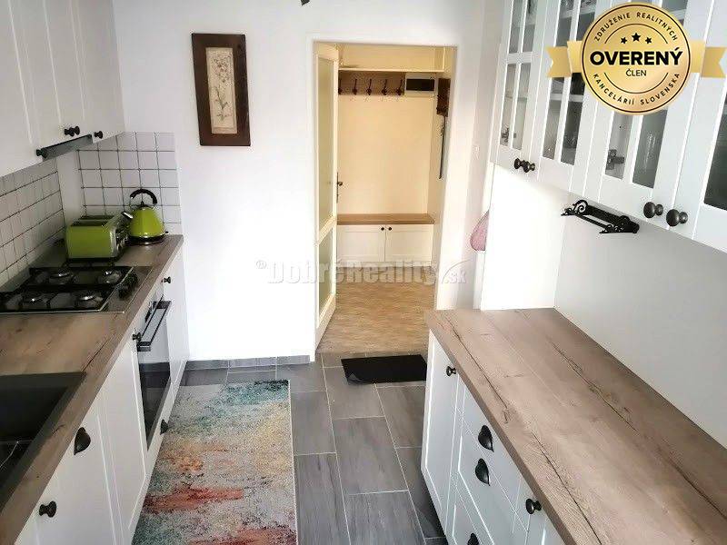 PRENÁJOM: VEĽKÝ, ZARIADENÝ 2 IZBOVÝ BYT BEZ BALKÓNA, SÍDLISKO