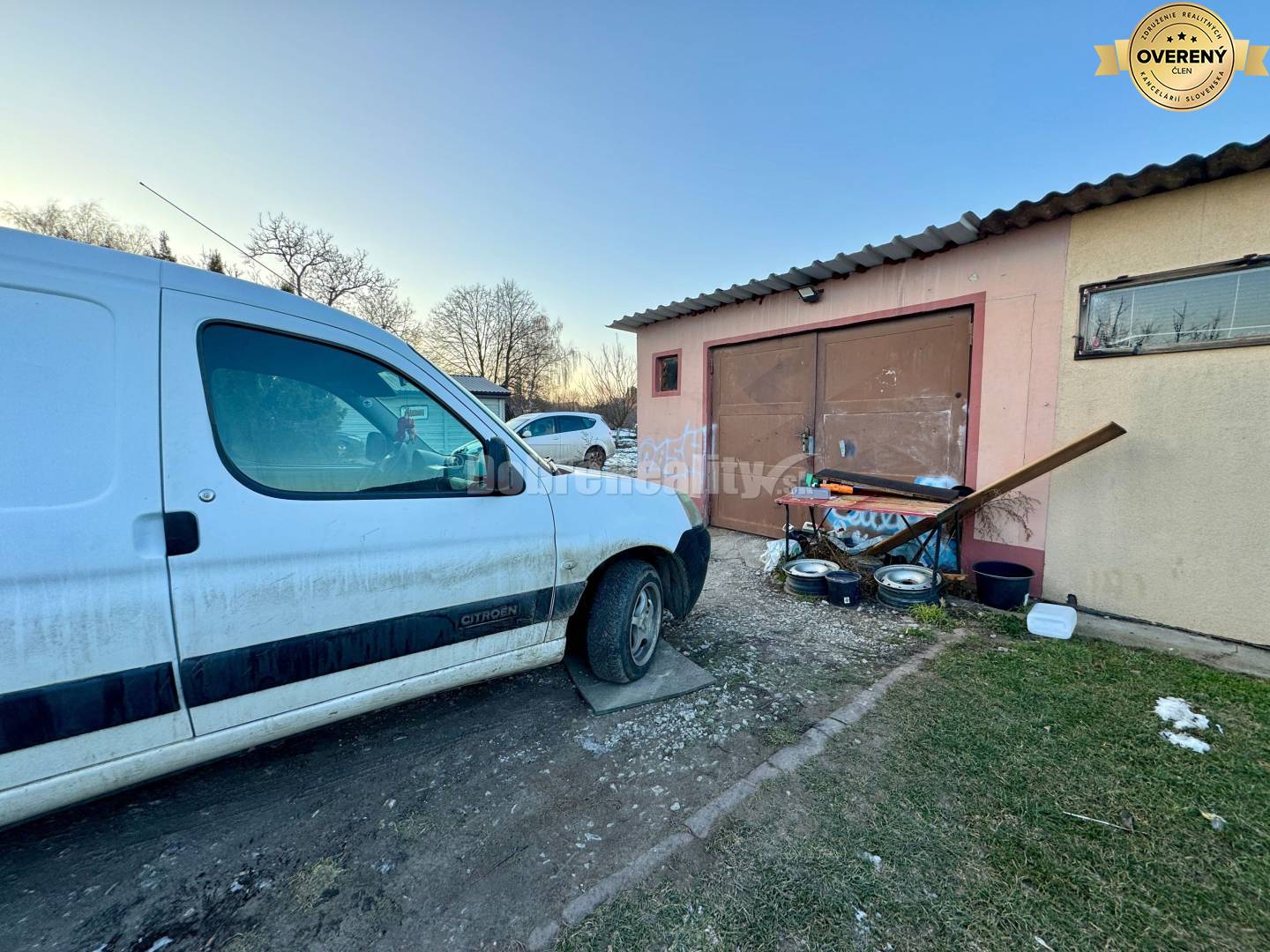 Dobré reality ponúkajú IBA U NÁS na predaj prerobený 2 izbový byt s ga