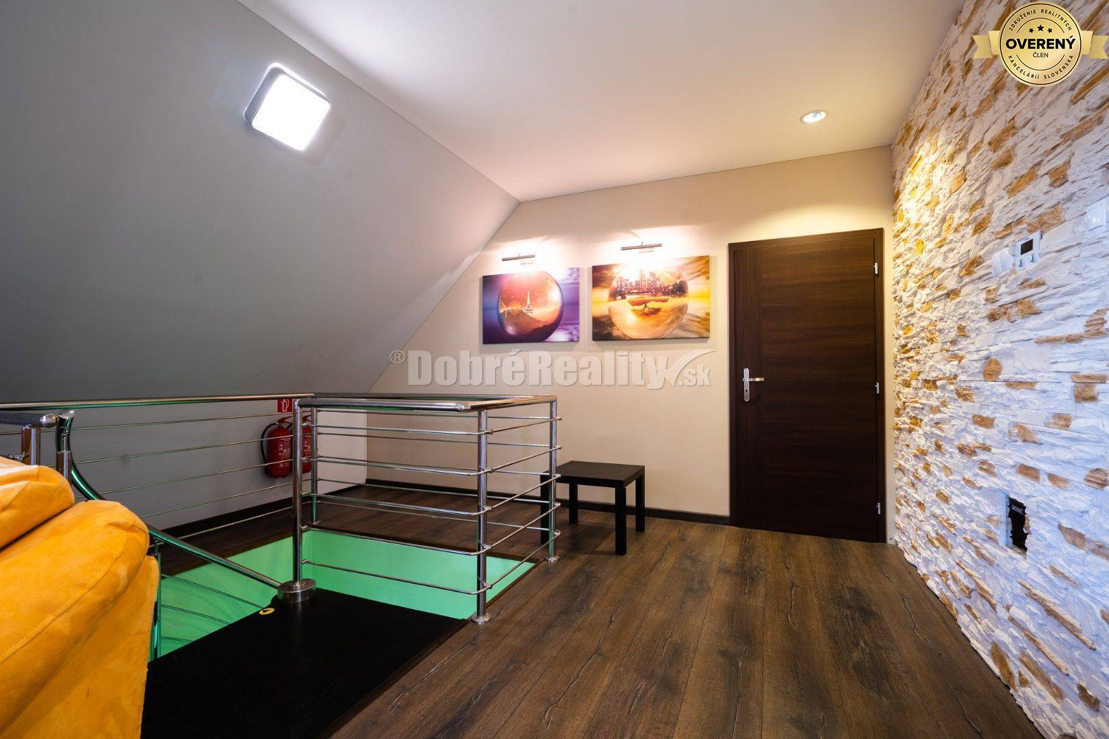 PRENÁJOM: Kompletne zariadená lekáreň pripravená na prevádzku, 181 m2,