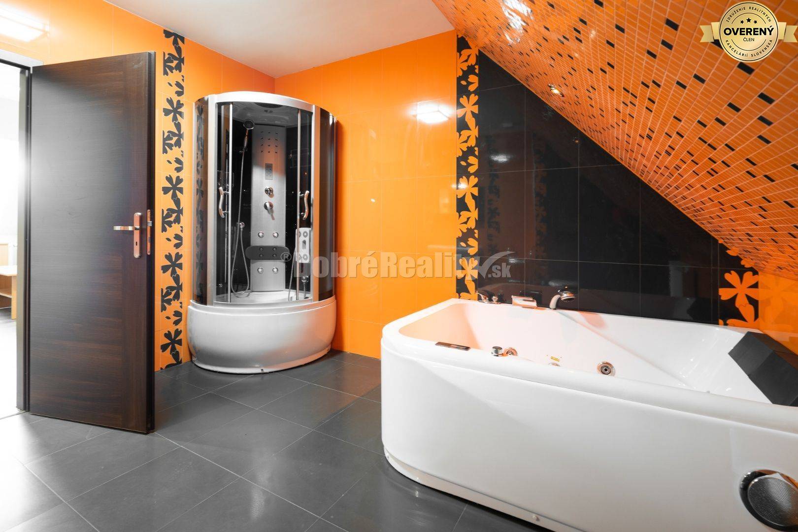 PRENÁJOM: Kompletne zariadená lekáreň pripravená na prevádzku, 181 m2,