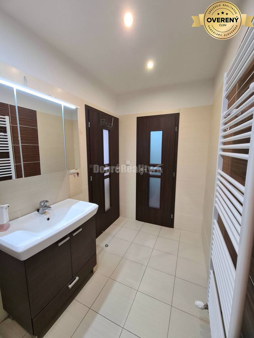 Na predaj pekný 2-izb.byt 57m2 po rekonštrukcii vo vyhľadávanej lokali