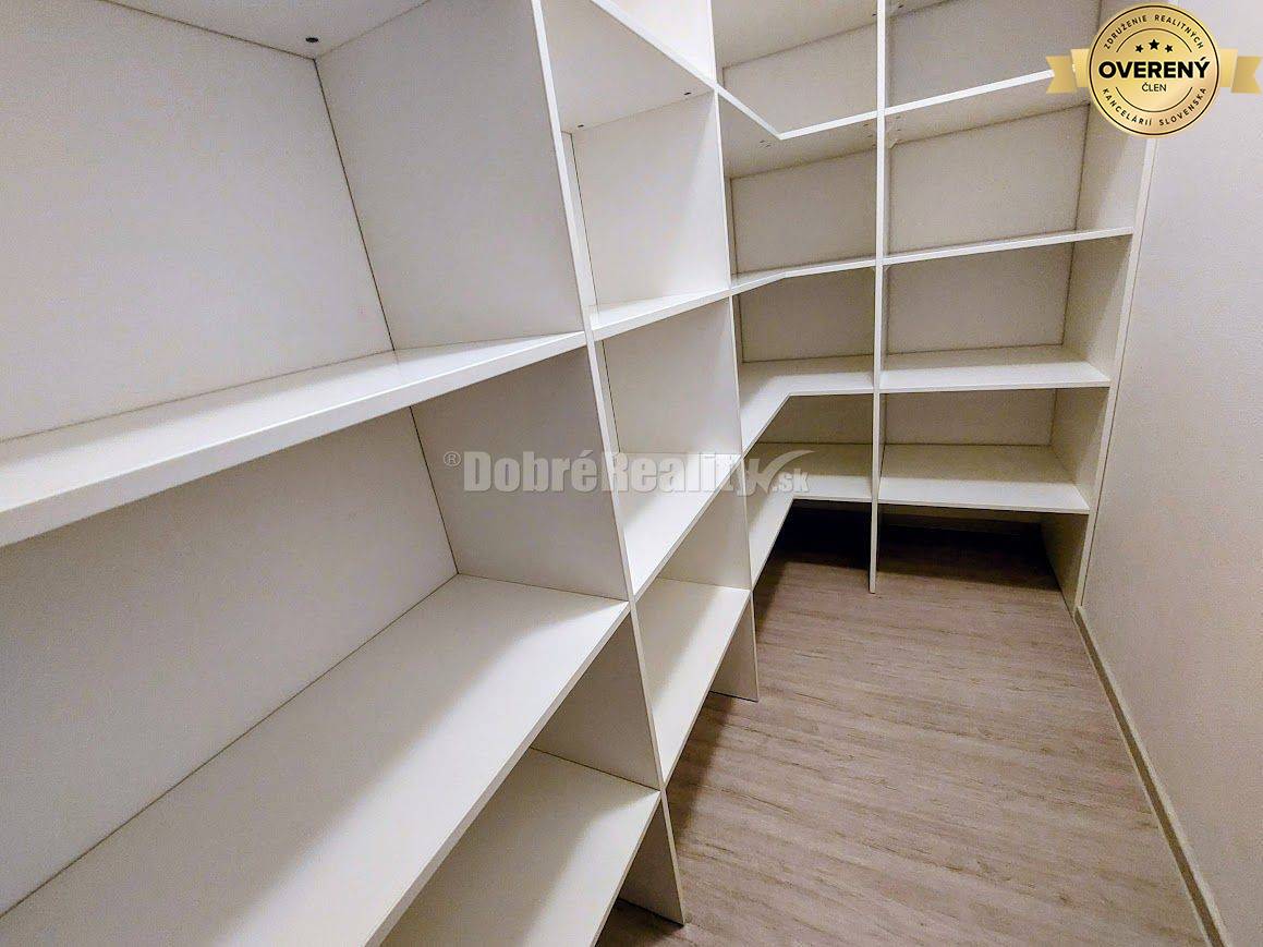 PRENÁJOM: MODERNÝ 3 IZBOVÝ BYT S TERASOU A GARÁŽOVÝM STÁTÍM, BELVEDER