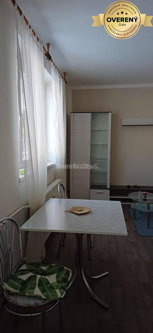 DOBRÉ REALITY - Prenájom 2-izbového bytu na ulici Prievidzská v Handlo