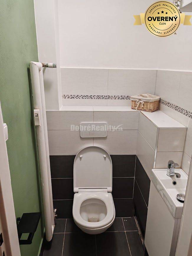 PRENÁJOM: VEĽKÝ 3 IZBOVÝ BYT S BALKÓNOM, CENTRUM