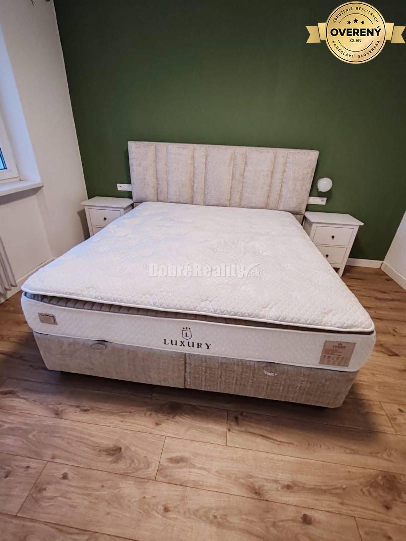 PRENÁJOM: VEĽKÝ 3 IZBOVÝ BYT S BALKÓNOM, CENTRUM