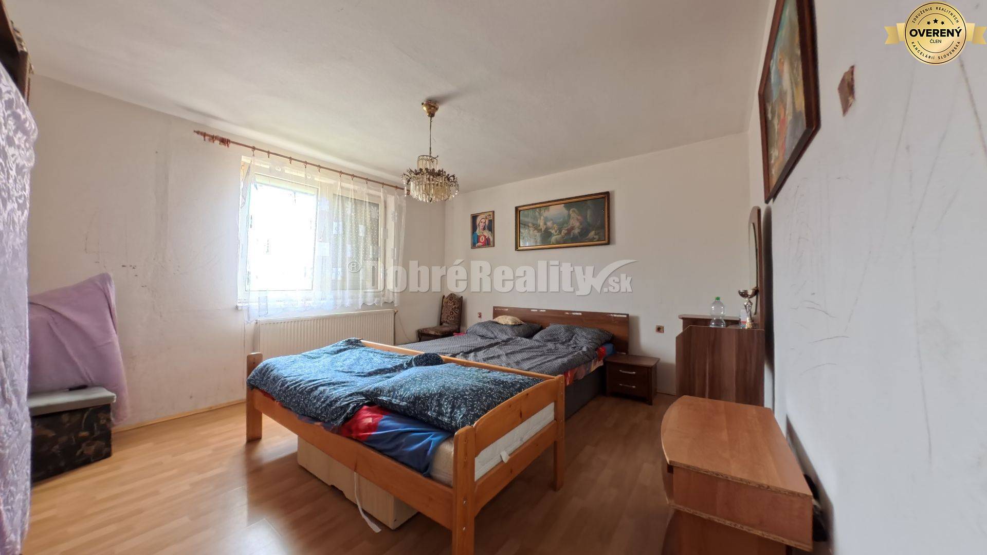 Dobré Reality – Ponúkajú na predaj priestranný rodinný dom s jedinečný