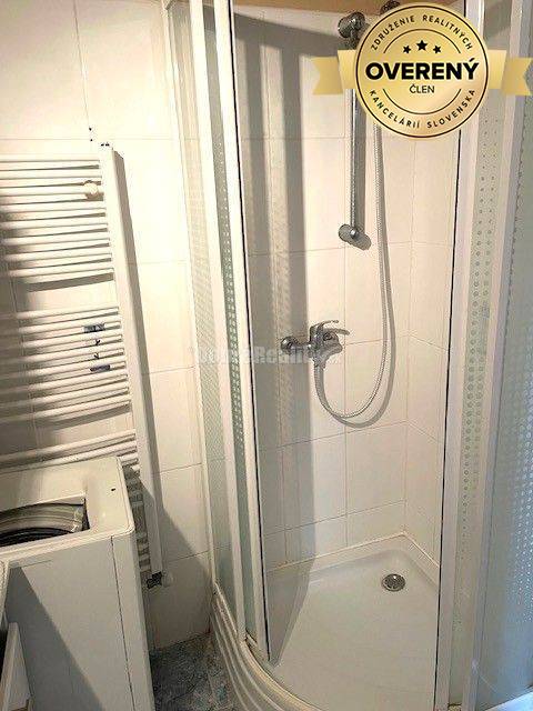 PRENÁJOM: KRÁSNY, ZARIADENÝ 2 IZBOVÝ BYT BEZ BALKÓNA