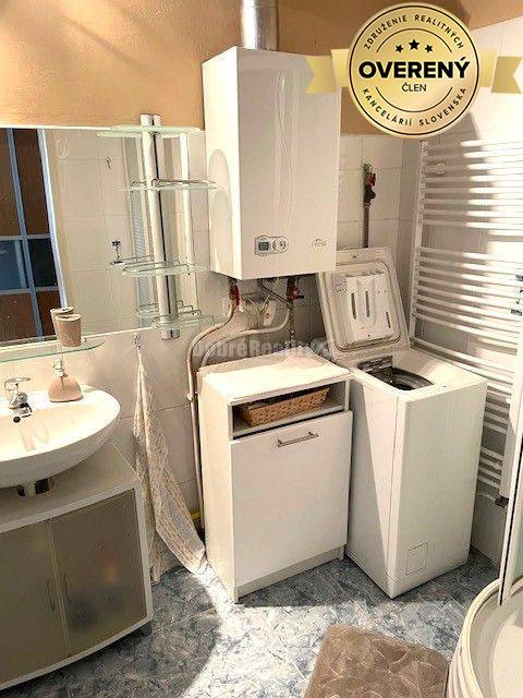 PRENÁJOM: KRÁSNY, ZARIADENÝ 2 IZBOVÝ BYT BEZ BALKÓNA