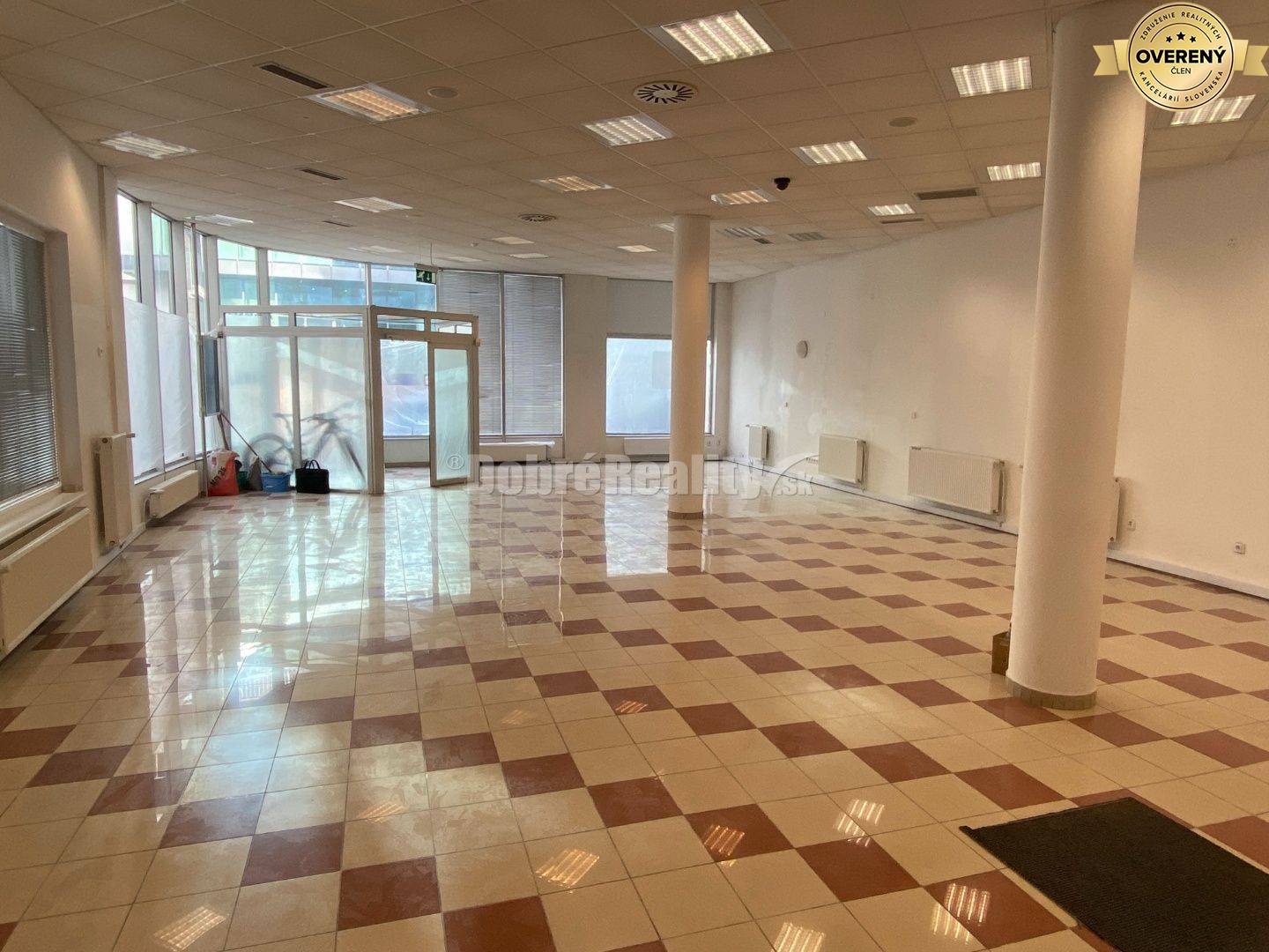 Na prenájom exkluzívne priestory na obchodné alebo kancelárske účely v