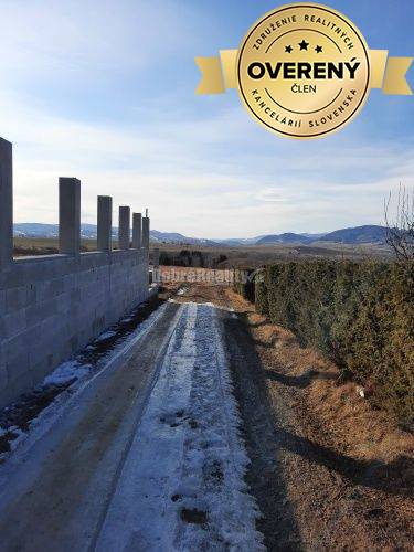 PREDAJ: Pozemok pre záhradku a relax na brehu Osikovského potoka, 1098