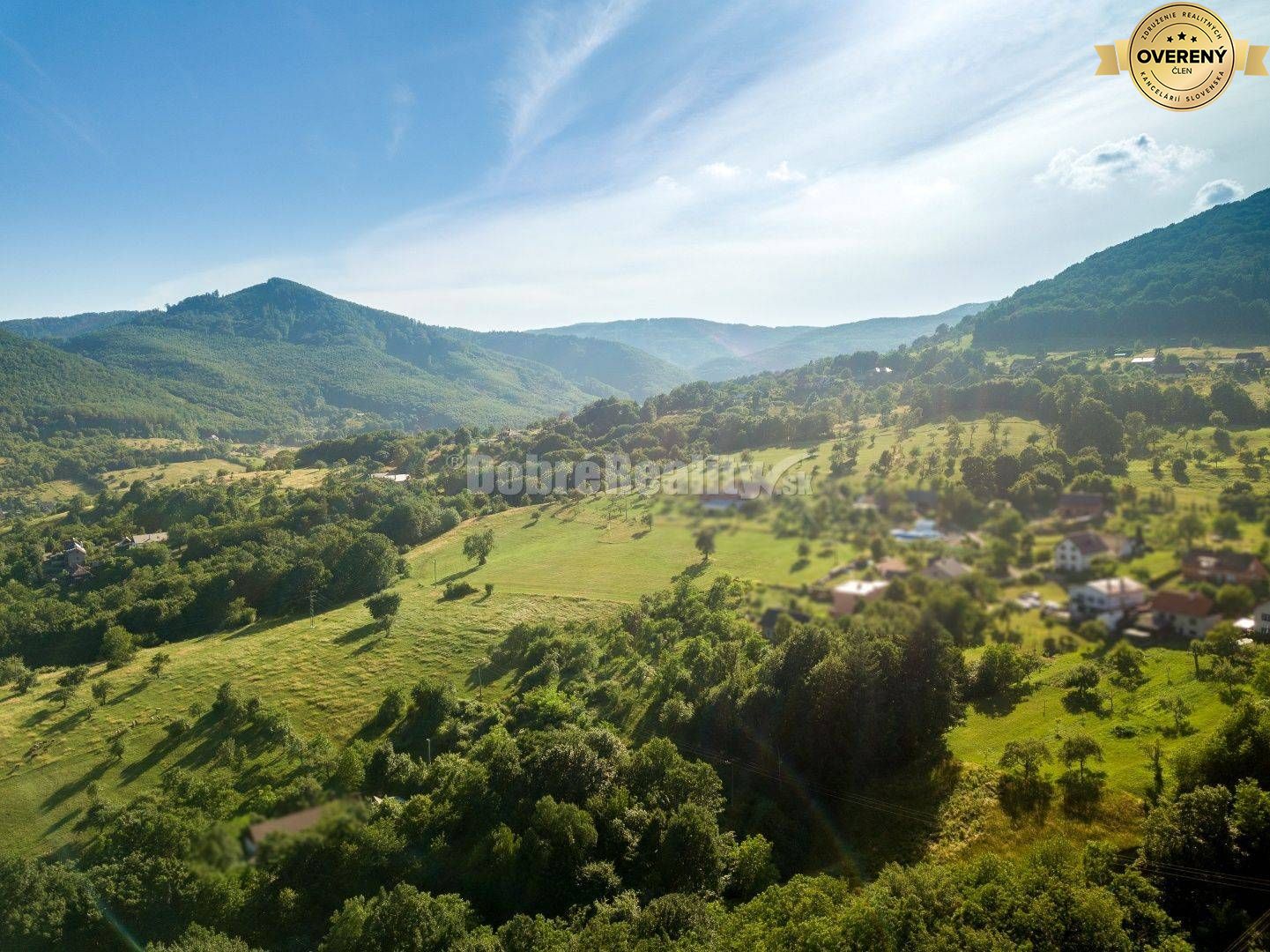 Pozemok pre výstavbu rodinného domu, 820 m2, Nová Baňa - Viničná cesta