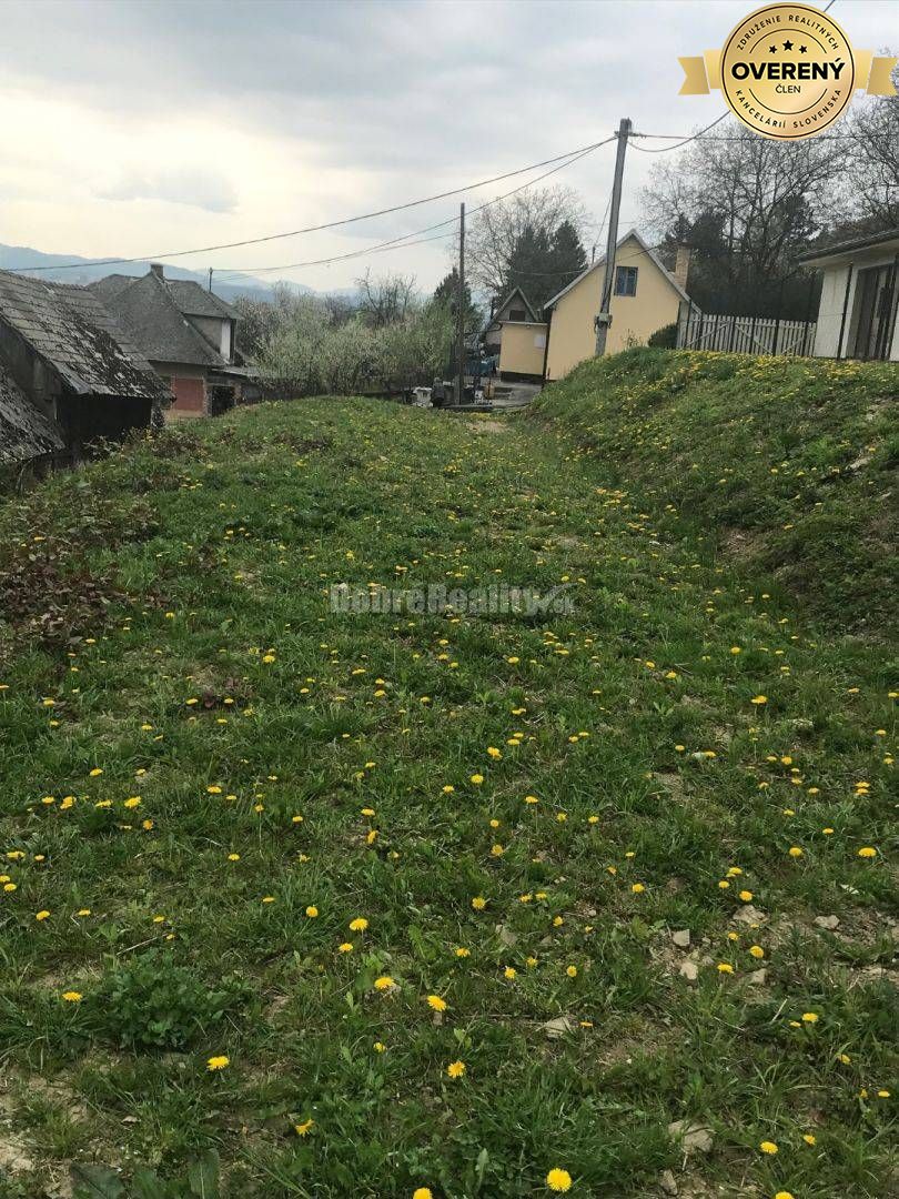 PREDAJ: pozemok pre rodinný dom - 937 m2 Považská Bystrica časť Miloch