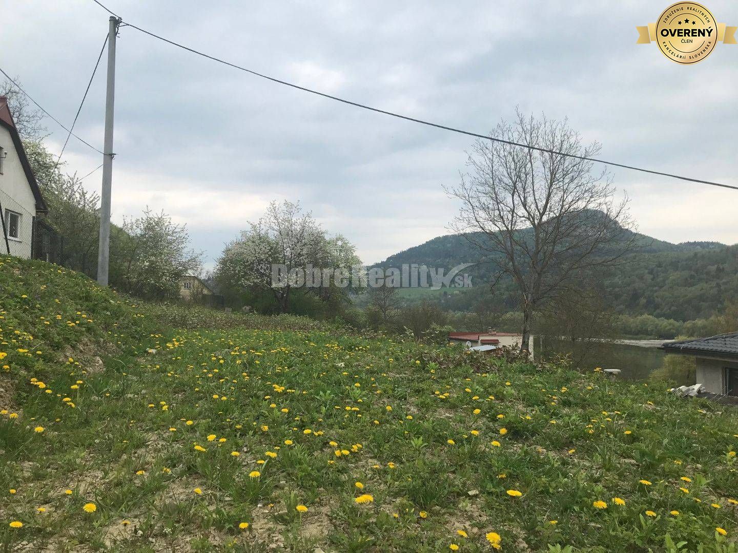 PREDAJ: pozemok pre rodinný dom - 937 m2 Považská Bystrica časť Miloch