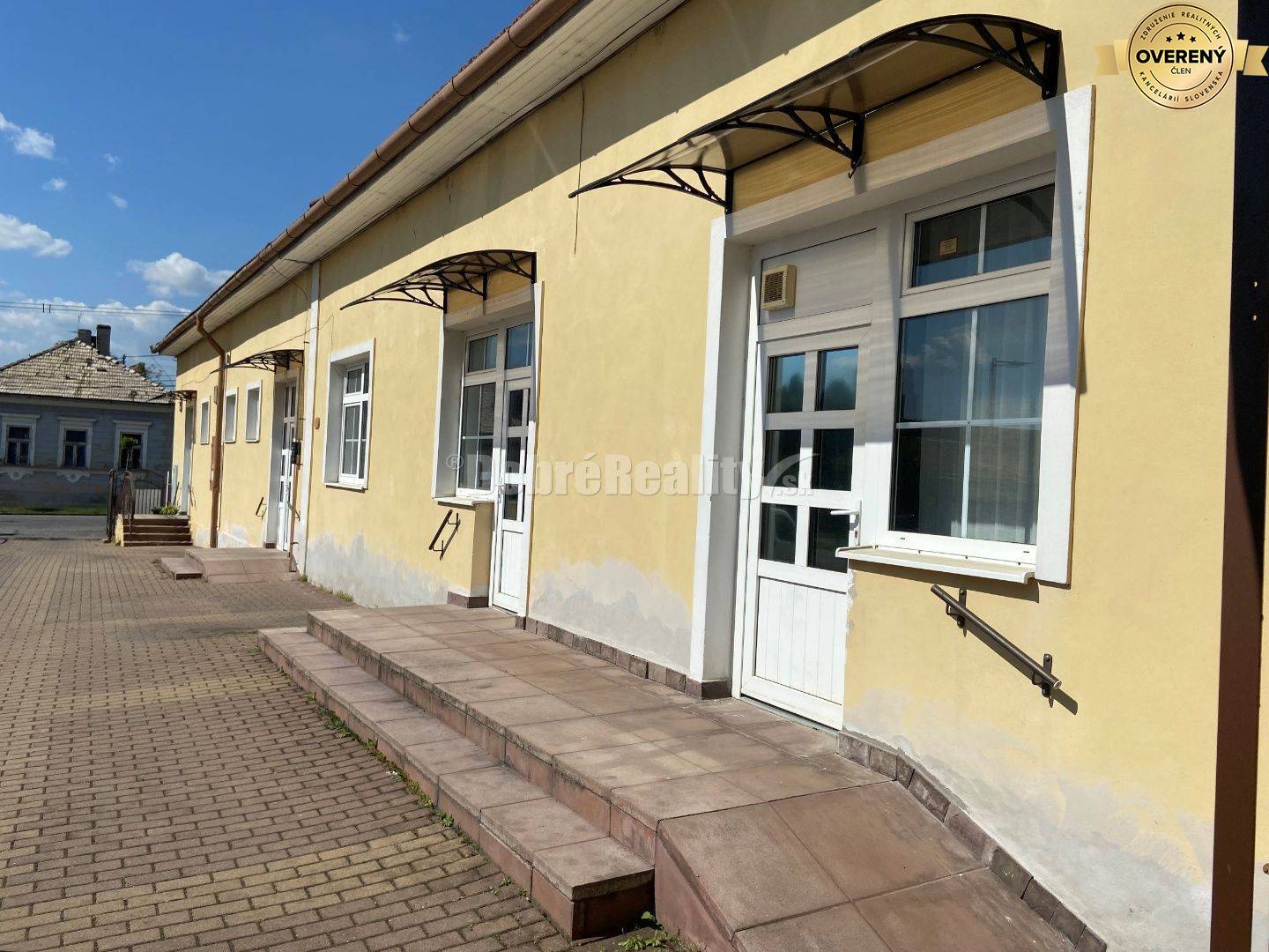 Na predaj veľká, lukratívna komerčná budova v centre Rimavskej Soboty