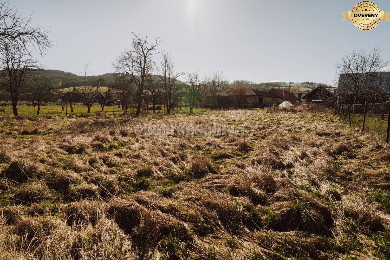 PREDAJ: Pozemok pre výstavbu rodinného domu, 885 m2, Veľká Lúka, okres