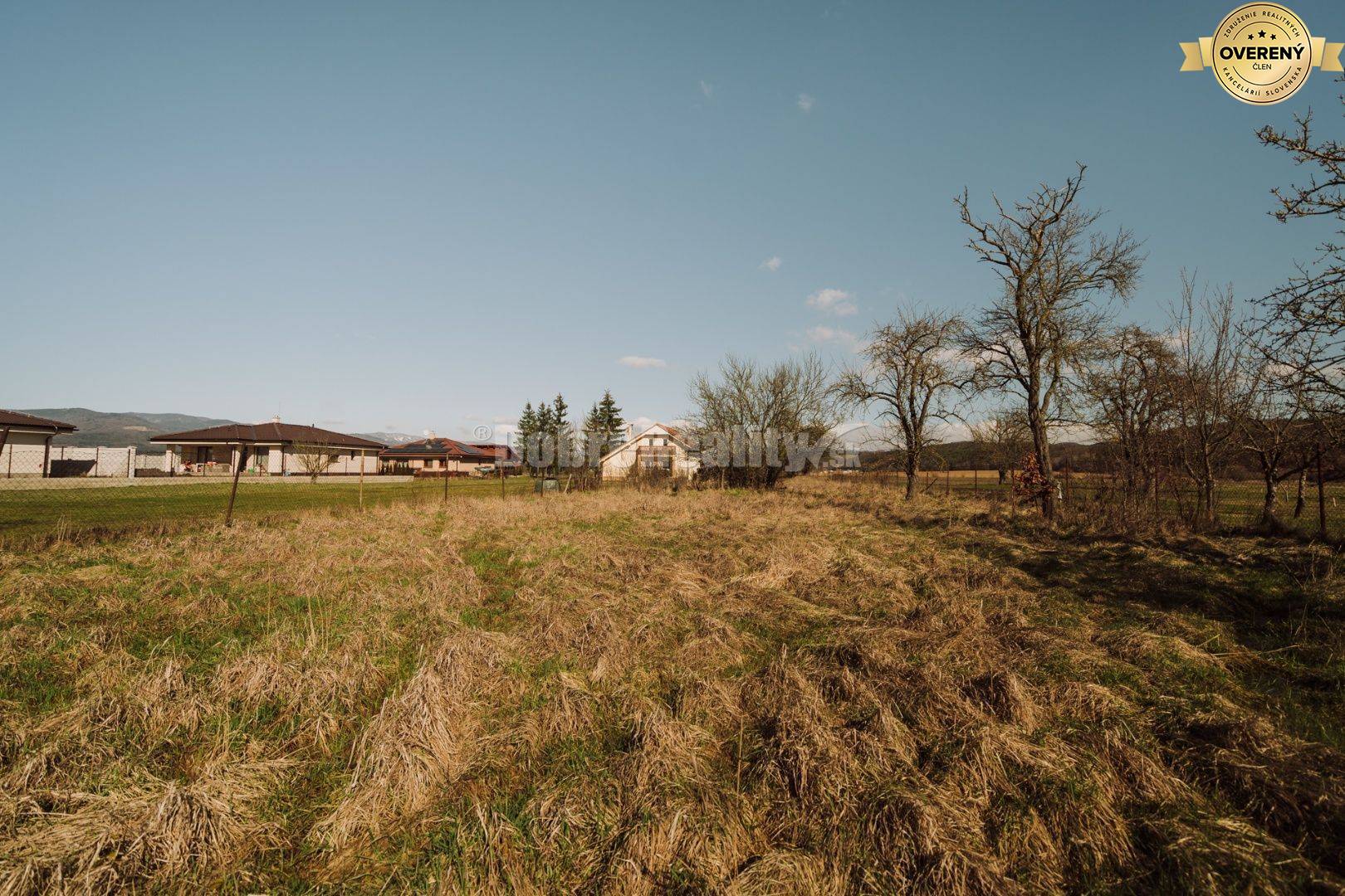PREDAJ: Pozemok pre výstavbu rodinného domu, 885 m2, Veľká Lúka, okres