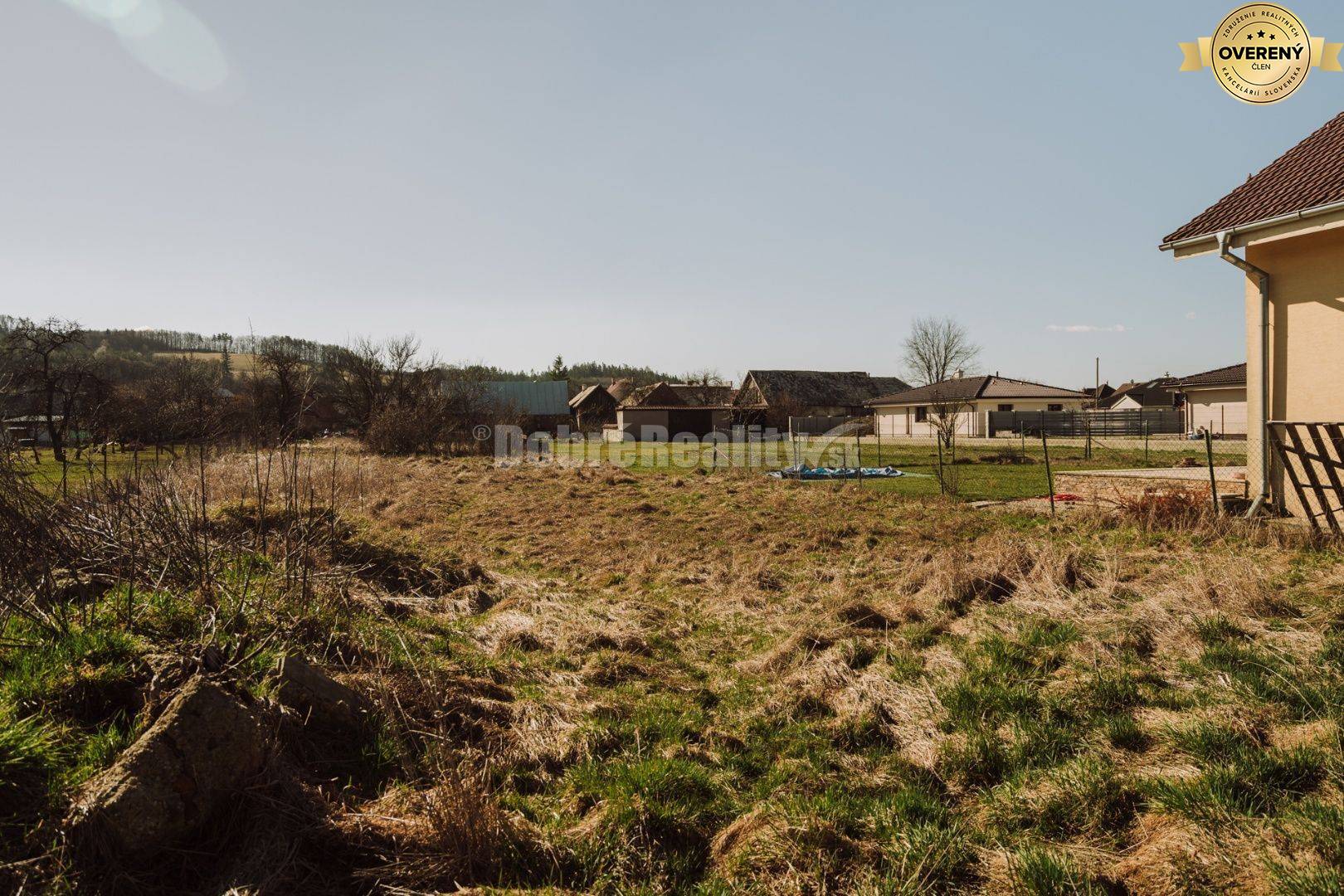 PREDAJ: Pozemok pre výstavbu menšieho rodinného domu, 764 m2, Veľká Lú