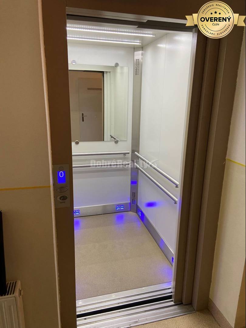 DOBRÉ REALITY ponúkajú na prenájom komerčný priestor, na služby či kan