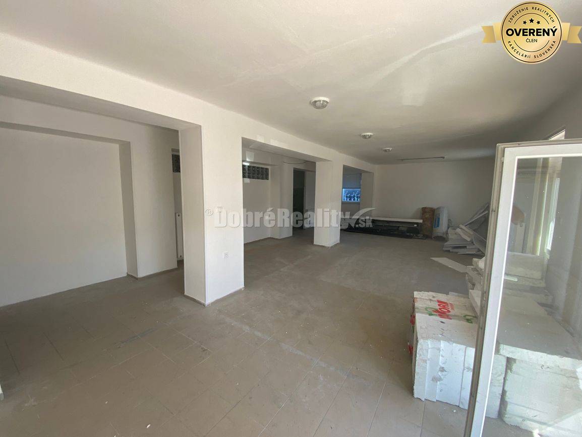 Na prenájom rôzne lukratívne komerčné priestory v multifunkčnom areáli