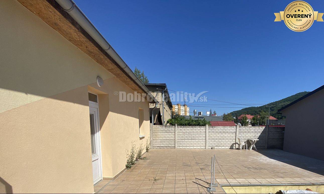 Na prenájom rôzne lukratívne komerčné priestory v multifunkčnom areáli