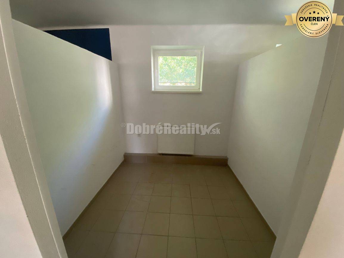 Na prenájom rôzne lukratívne komerčné priestory v multifunkčnom areáli