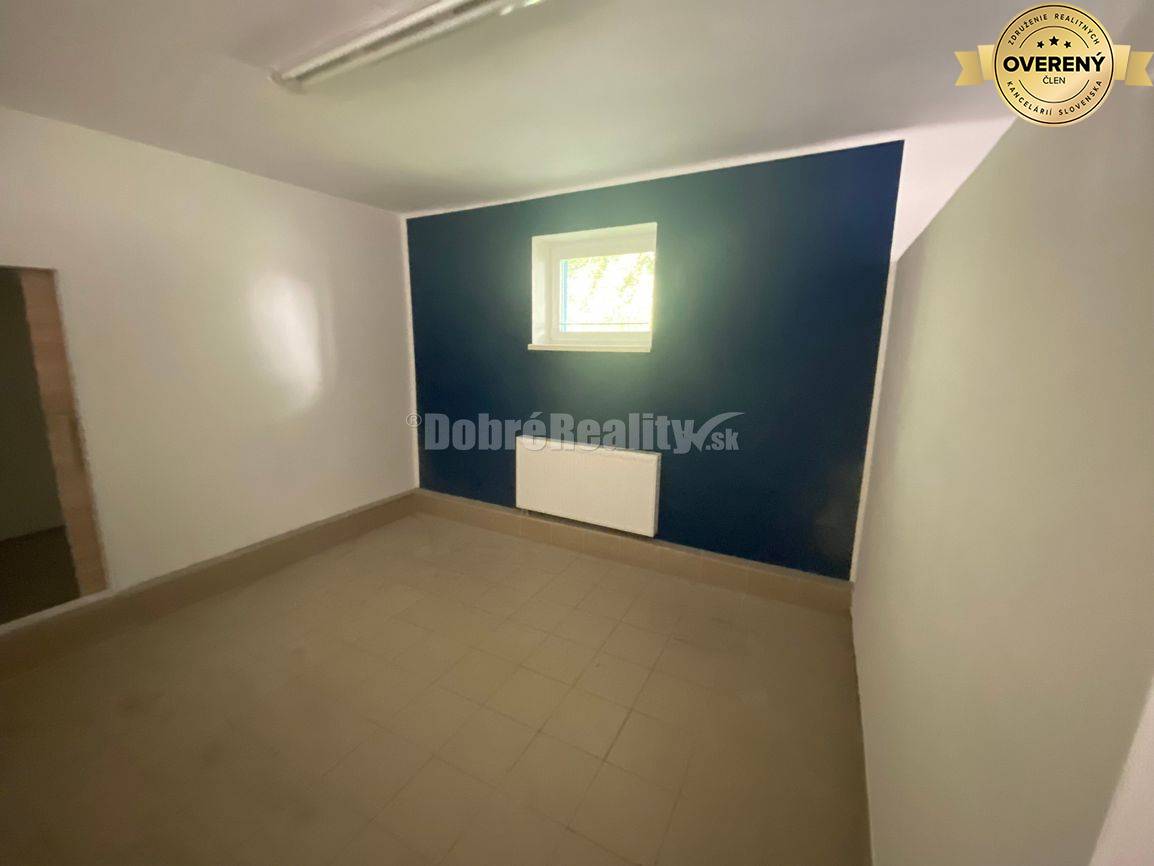 Na prenájom rôzne lukratívne komerčné priestory v multifunkčnom areáli