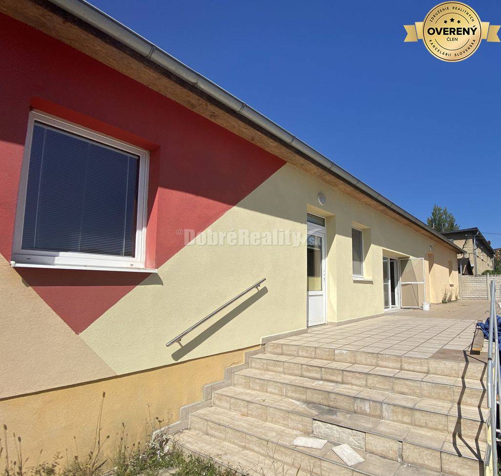 Na prenájom rôzne lukratívne komerčné priestory v multifunkčnom areáli