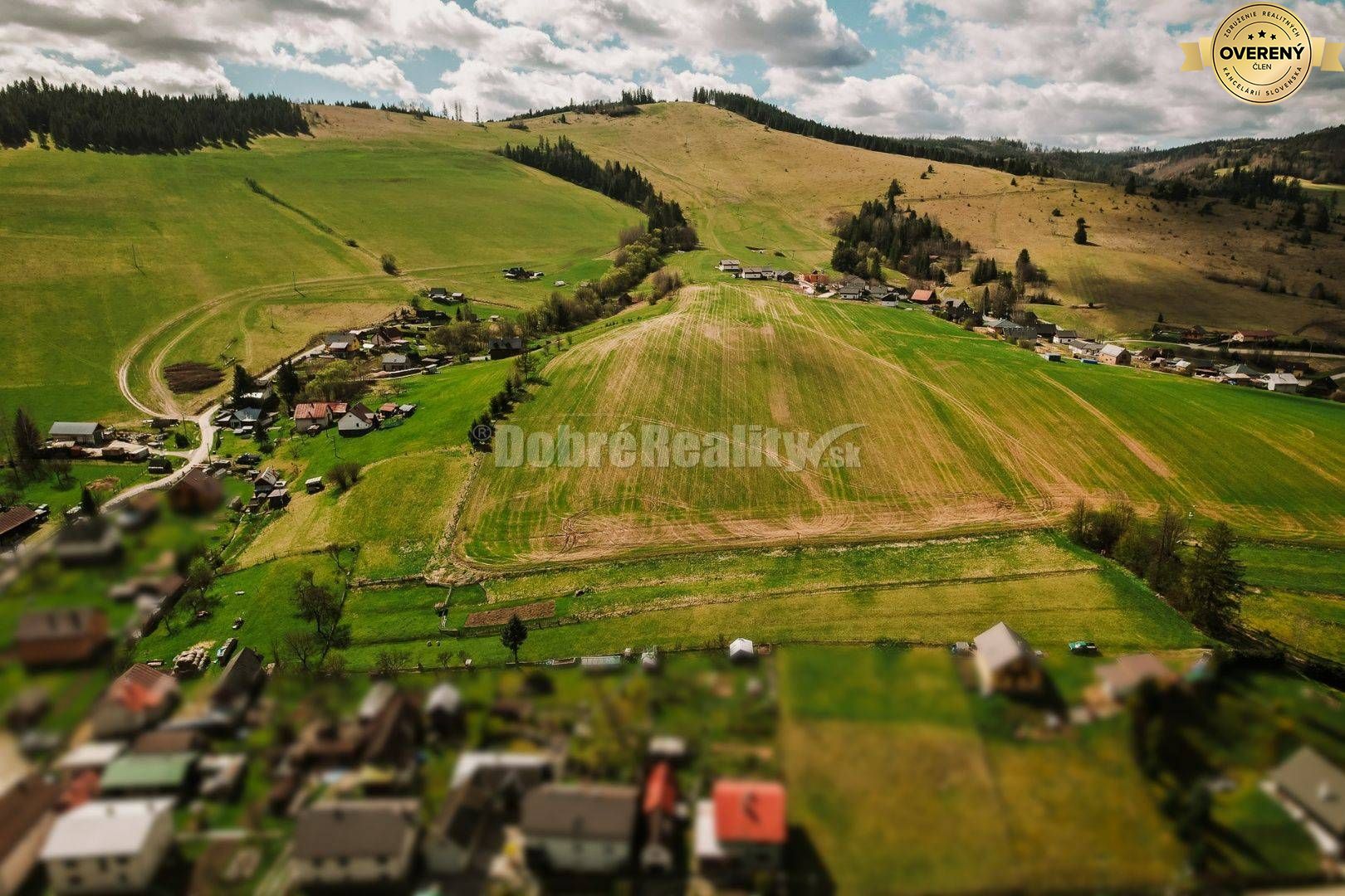 Rozľahlý pozemok pre rodinný dom, 2986 m2, Čierny Balog