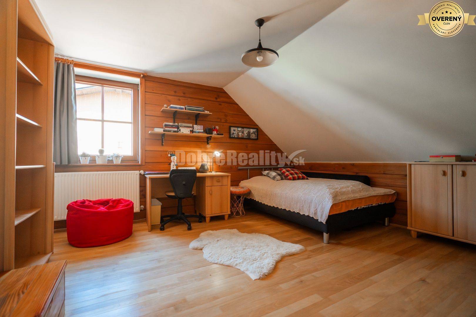 PREDAJ: Rodinný dom na brehu Čierneho Hrona s menším pozemkom, 160 m2,