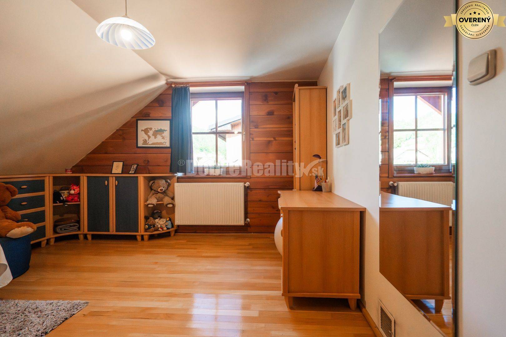 PREDAJ: Rodinný dom na brehu Čierneho Hrona s menším pozemkom, 160 m2,